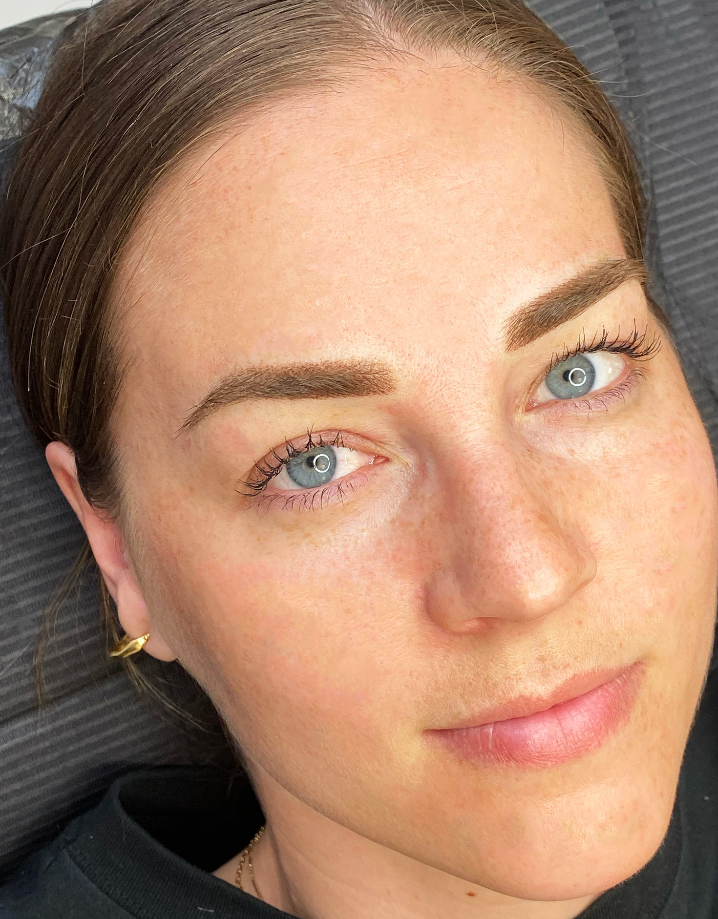 Resultat af permanent makeup, powderbrows